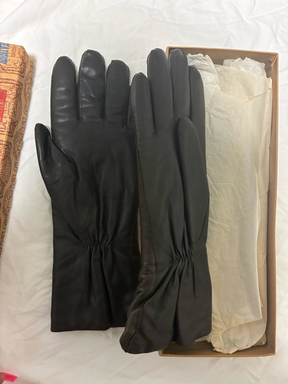 Vintage Black Leather Women’s Gloves - size Medium